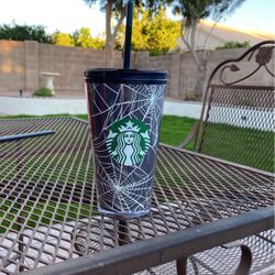 Starbucks Spiderweb Glow In The Dark Grande Tumbler 