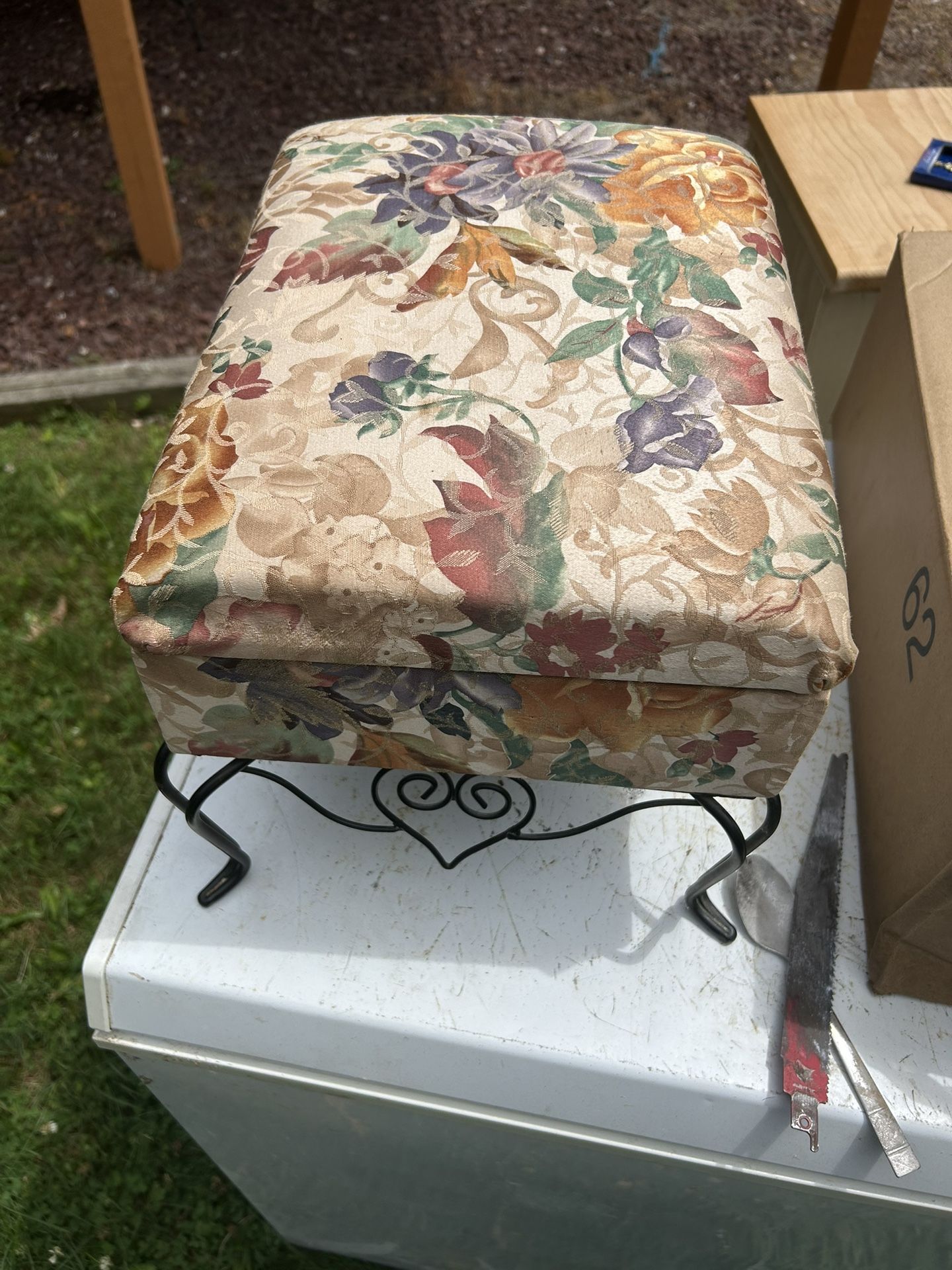 Jewelry bin container, chest storage