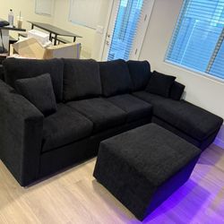 💥 New Black Sectionals With Free Ottoman (happy Customer)
