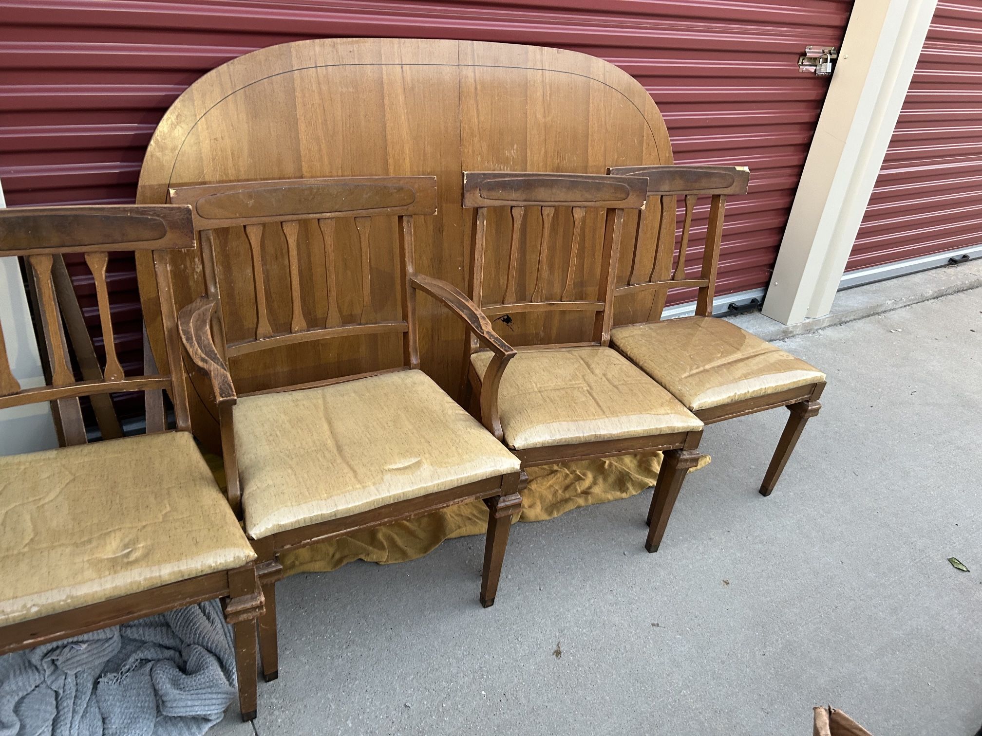 Vintage Dinning Room Table And Chairs