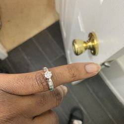 Engaged/wedding Ring 