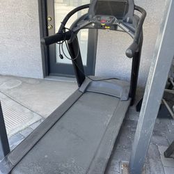 Cybex Commercial Treadmill And Elliptical $500