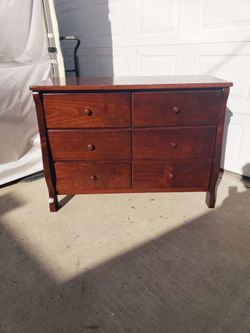 Dresser