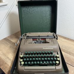 1950 Smith Corona 5A Sterling Manual Typewriter Floating Shift Case Green Keys