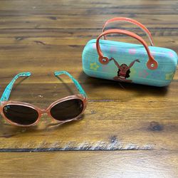 Kids Moana sunglasses with case