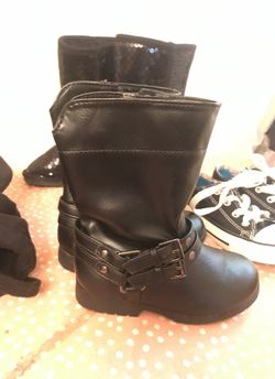 Toddler shoes all 7c great condition