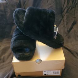 UGG Slides 