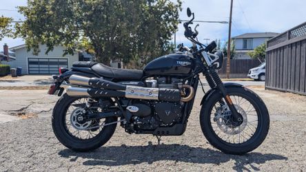2022 Triumph Street, scrambler 900cc