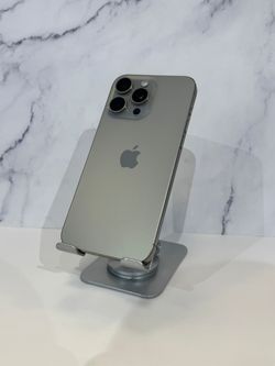 iPhone 15 Pro Max 256GB Unlocked Pre-owned