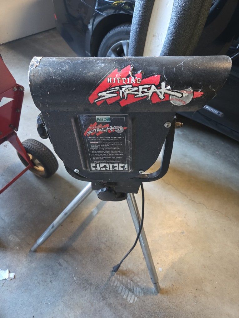 ATEC Hitting Streak Baseball / Softball Pitching Machine