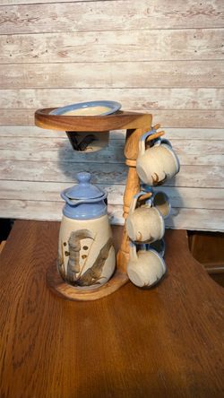 Vintage coffee pot with cups