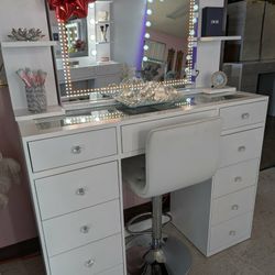 Vanity with Bluetooth 