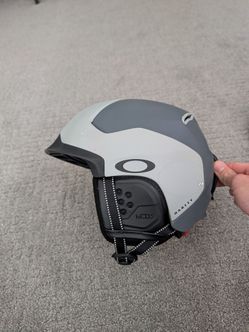 Grey Oakley Mod 5 Helmet Medium