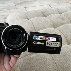 Canon Vixia H620 Camcorder