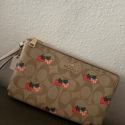 Coach Strawberry Wrislet 