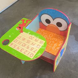 Children’s Elmo Desk 