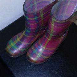 Lil girl's rain boots