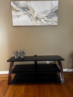 Tv/electronic stand