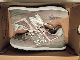 Women's New Balance Classics Size 7