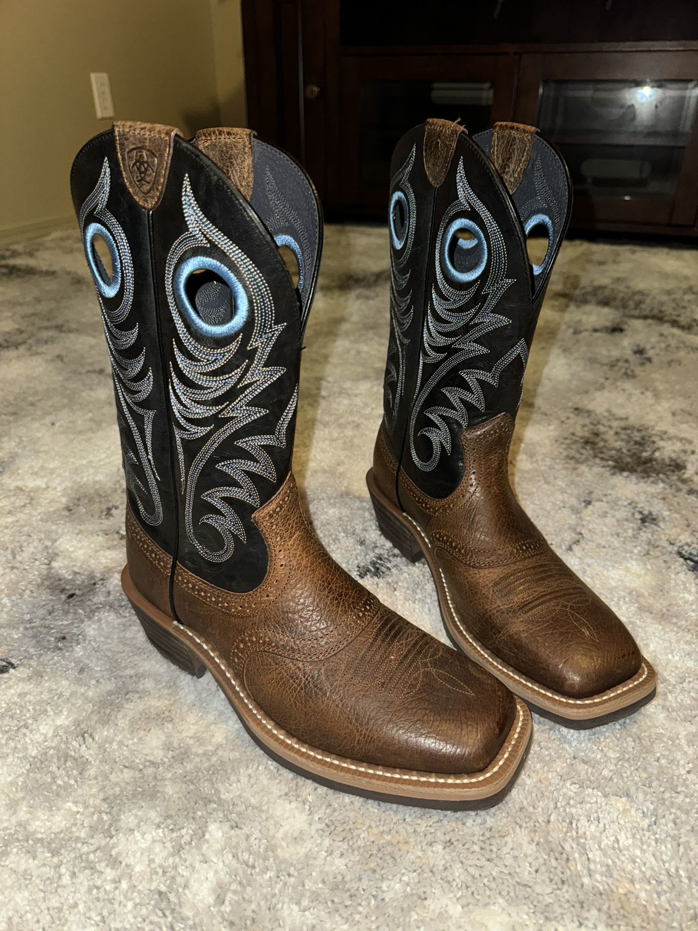 Woman’s Ariat Boots Brand New