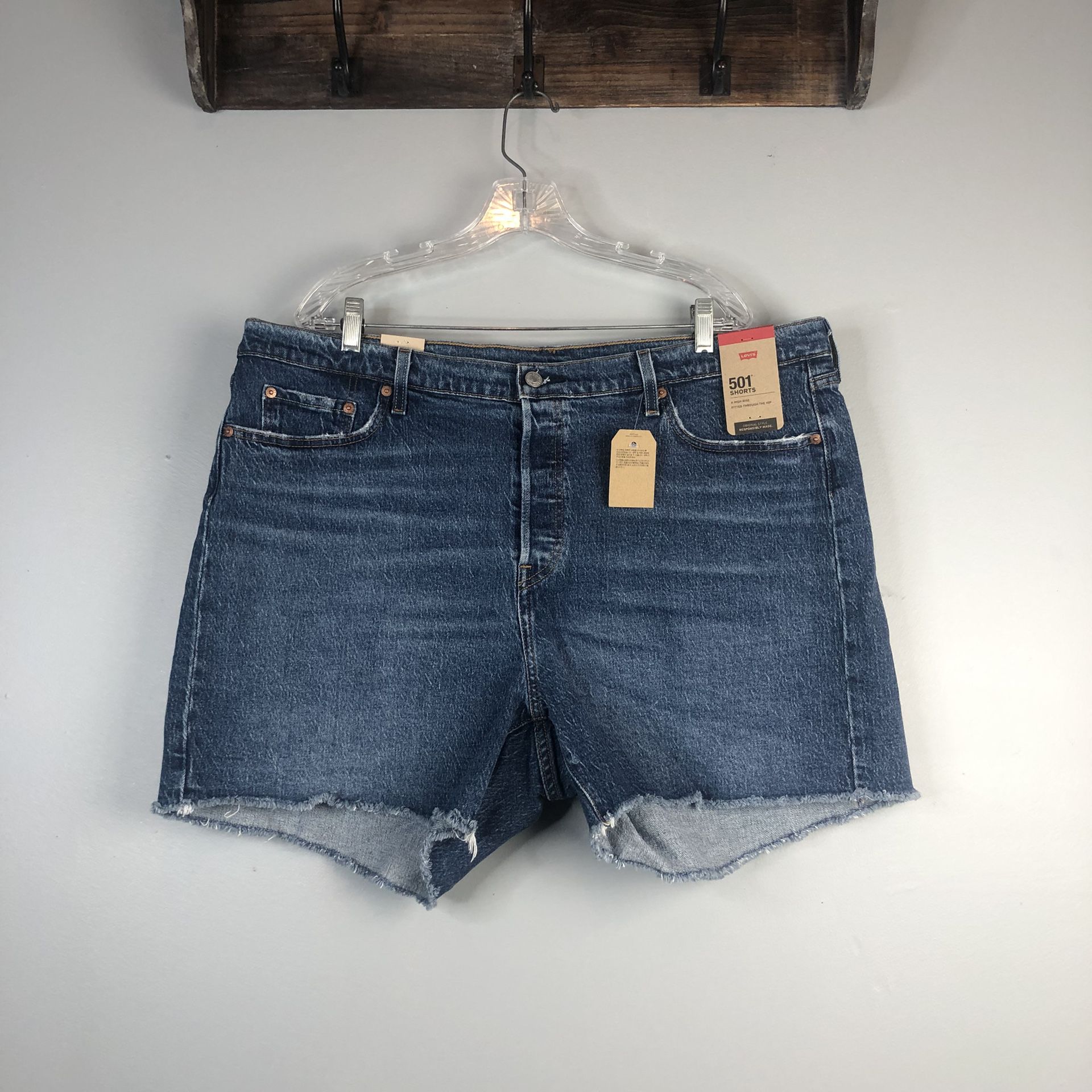 NWT Levi's 501 Jean shorts plus Size 20W for Sale in Smyrna, DE - OfferUp