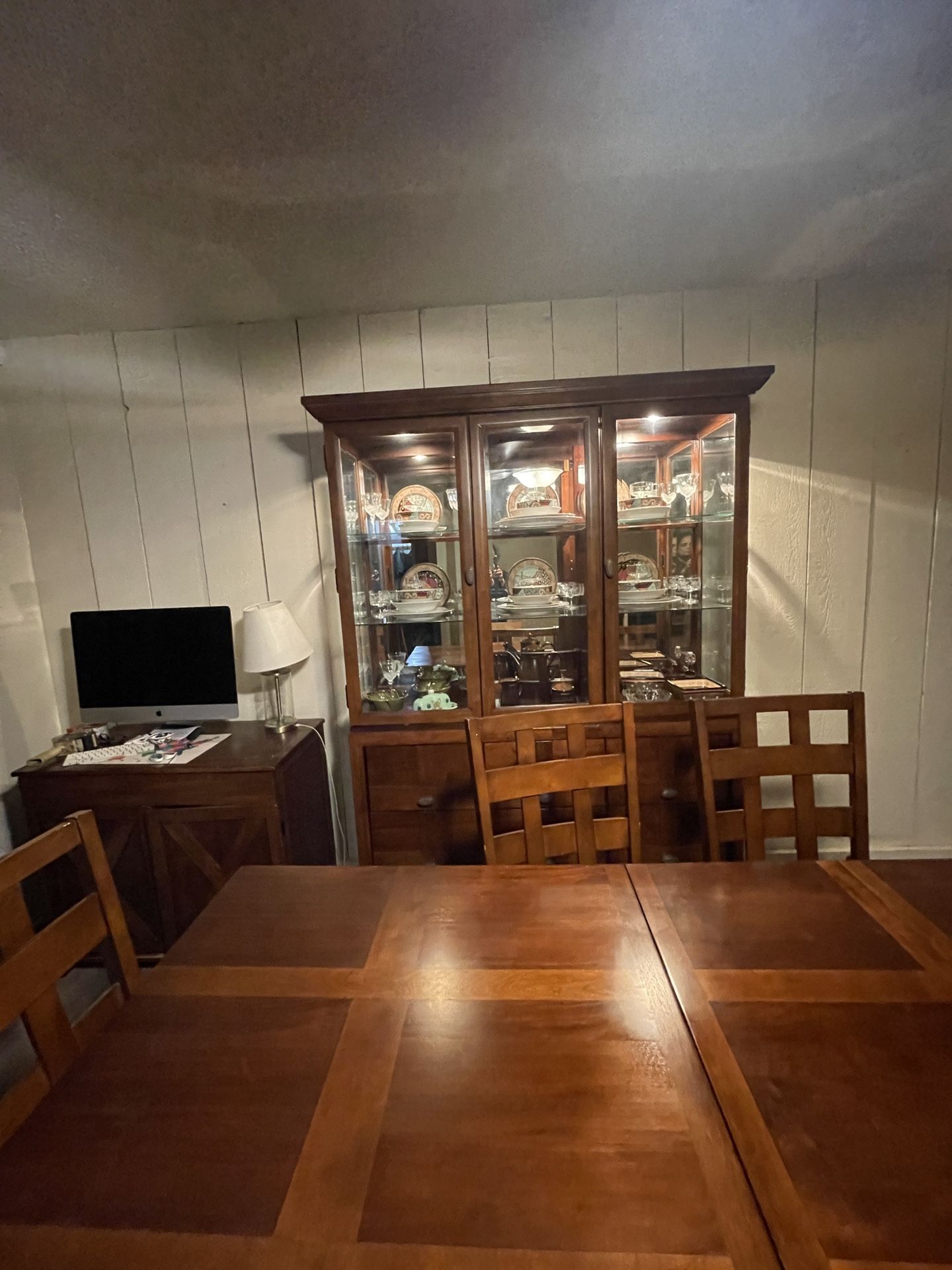 Becks Furniture Table And Hutch And 6 Chairs Excellent Condition $500