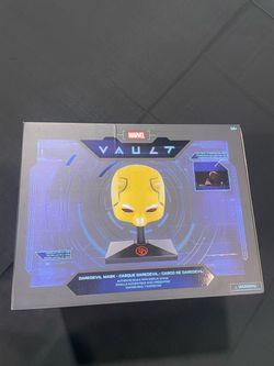 D23 2026 LIMITED EDITION Daredevil mask Netflix Vault YELLOW Cowl/Helmet