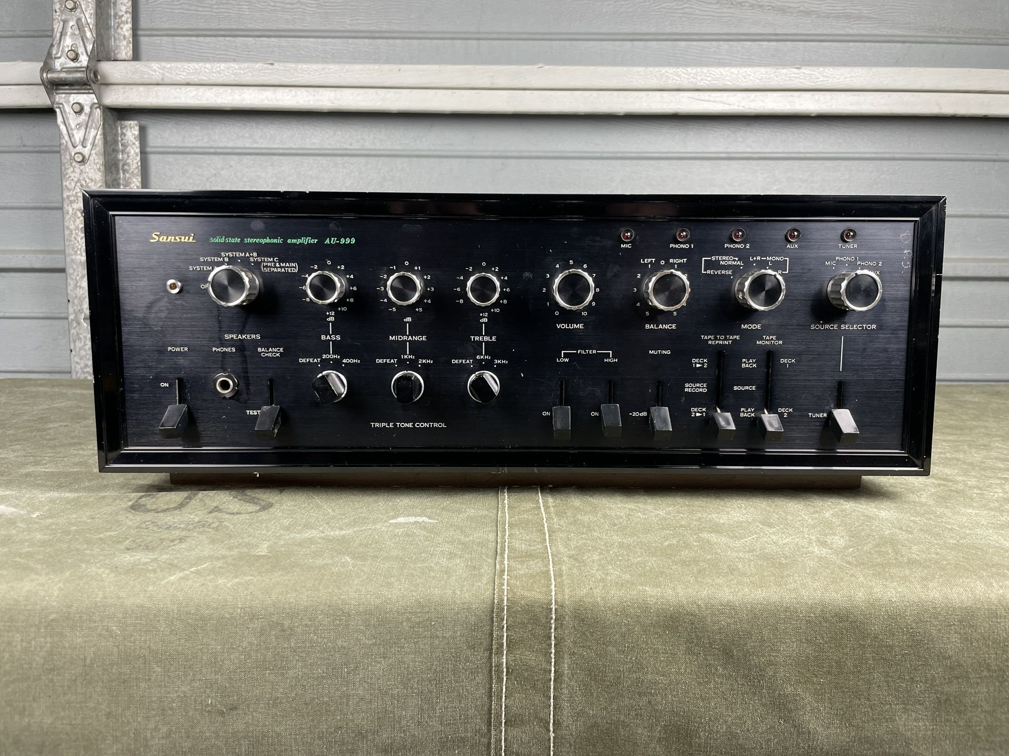 Sansui AU-999 Solid State Stereophonic Amplifier Monster Amp Vintage Black Face 