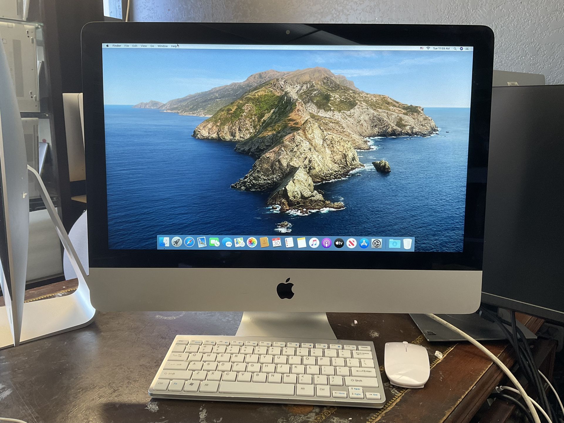 iMac21.5 inches Mac OS Catalina Year 2012