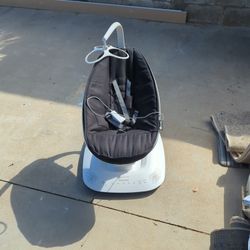 4moms MamaRoo Multi-Motion Baby Swing. 