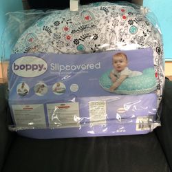 feeding and infant support pillow