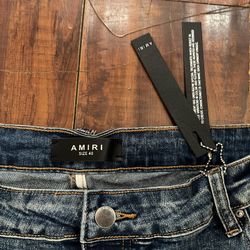 Amri jeans