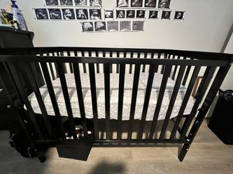 Dream On Me Convertible Crib (4-in-1) New In Box