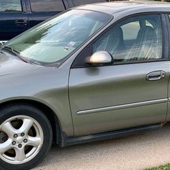 2003 Ford Taurus