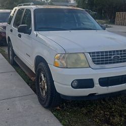 2004 ford explorer just 1500.00