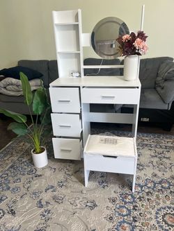 White Makeup Vanity: 3 Lighting Modes