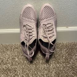 Nike Woman’s Air Max 270 (purple) Size 8.5