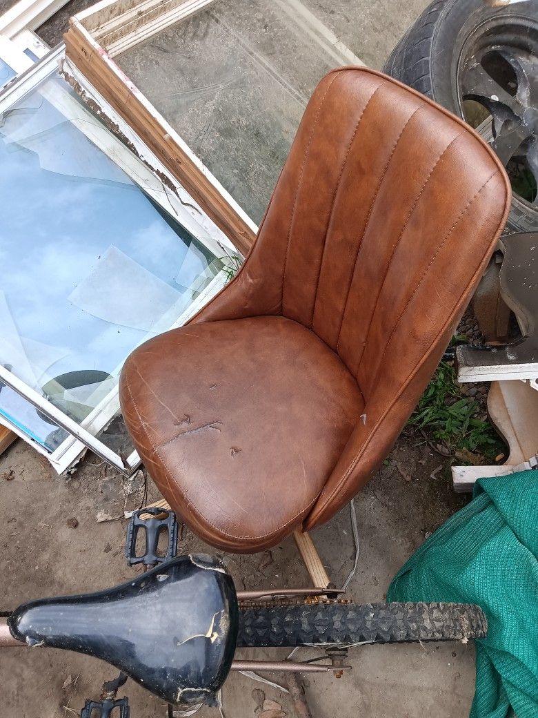 Cool Groovy 1970s Revolving Rolling Chair Has A Few Rips