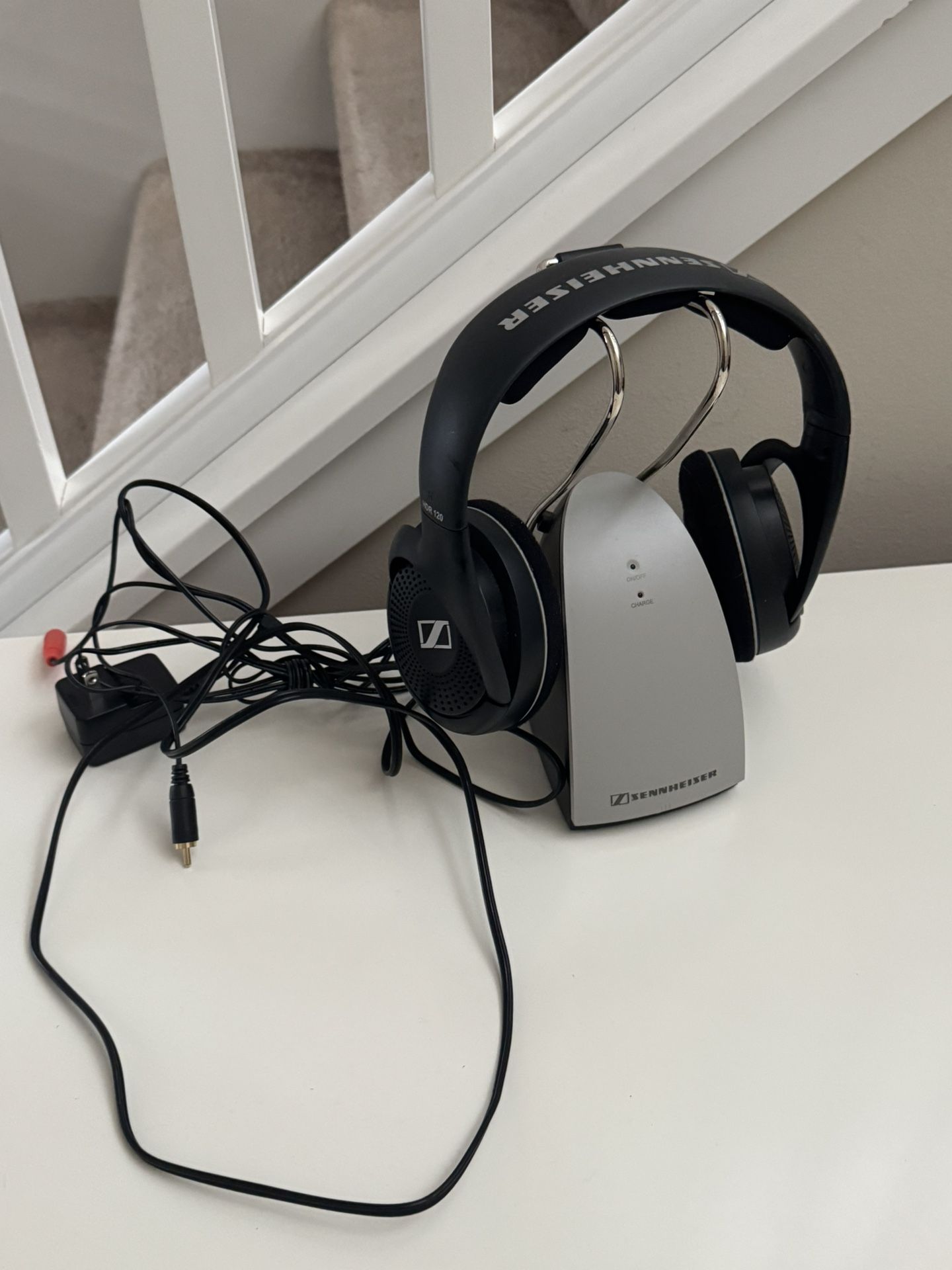 Senheizer Wireless Headphones And Charging Dock