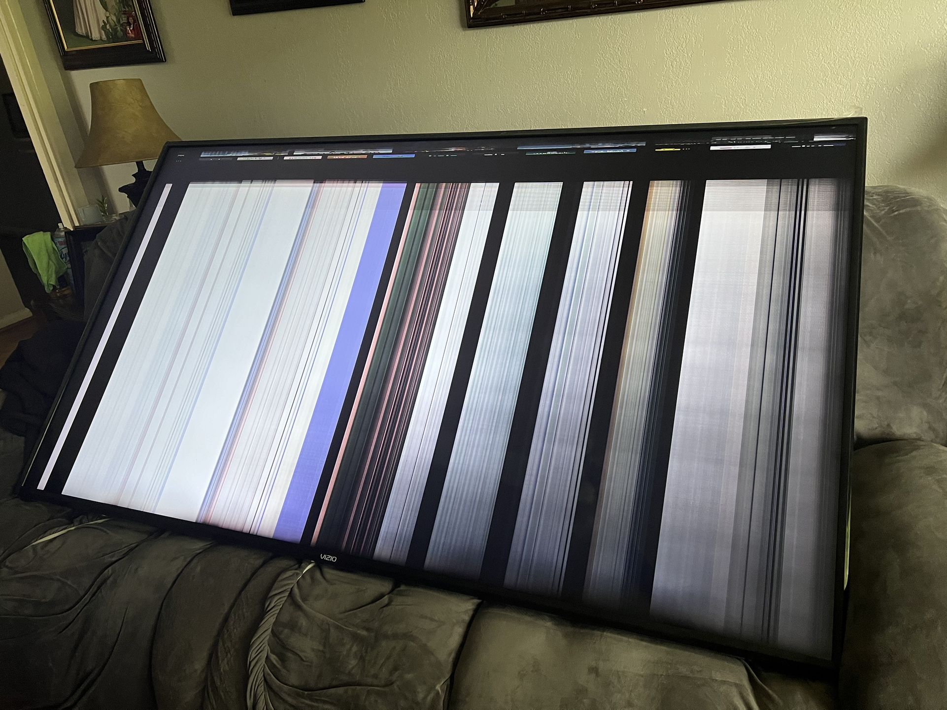 Free broken tv Vizio 70inch 