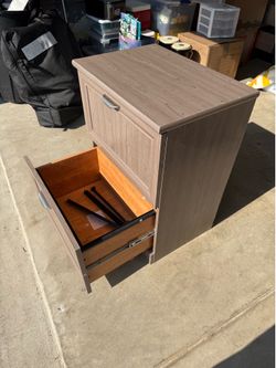 Wooden File Cabinet – 2 Drawer – Great Condition