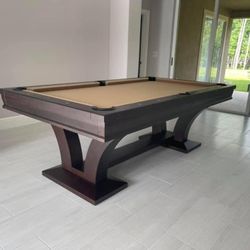 Elegant Pool Table 
