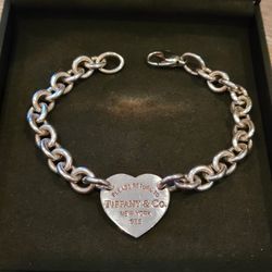Authentic Tiffany & Co. Heart Charm Bracelet 