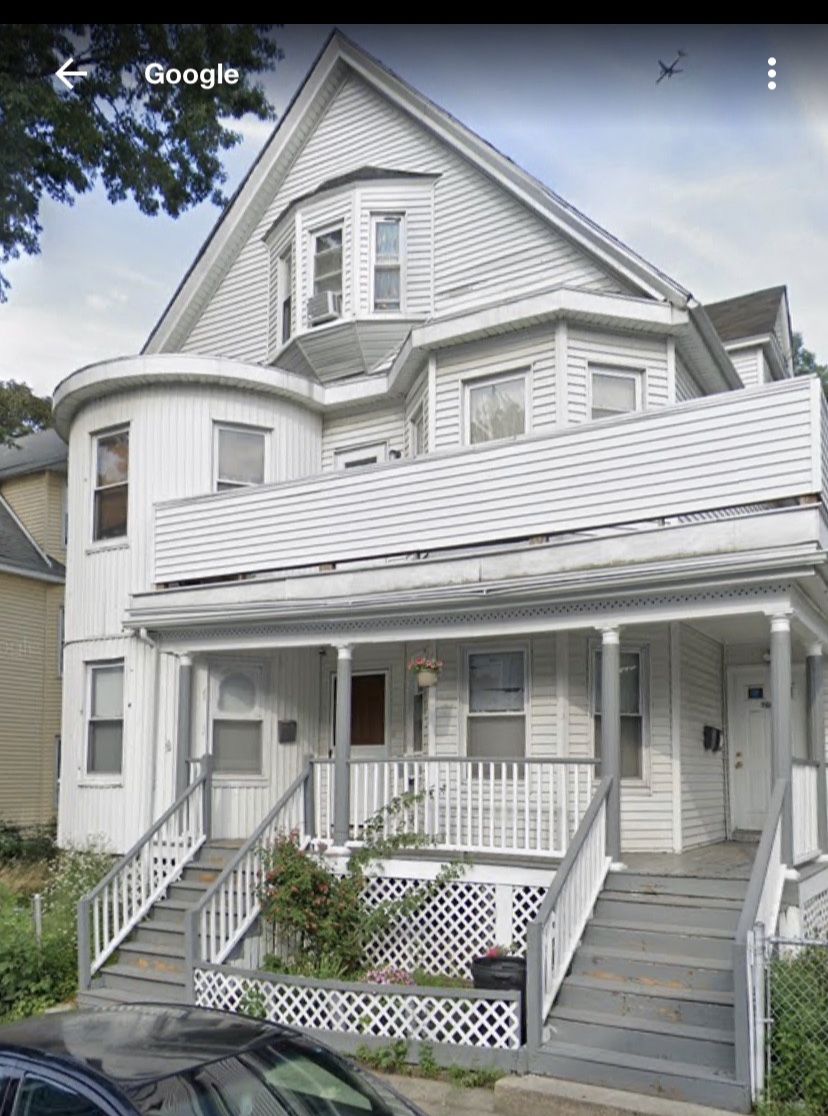 Beautiful 2 Bedroom in the heart of the city