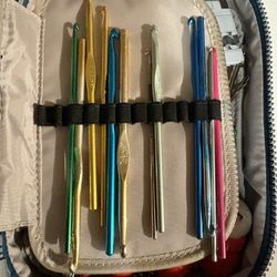 Bag Of Set Crochet & Hooks    ( Hesperia Ca )