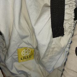 rarely used baby carrier can see last photo for ages and weight