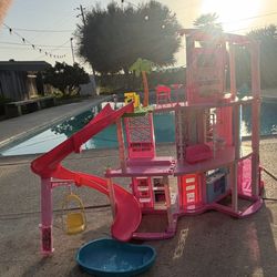 Barbie DreamHouse