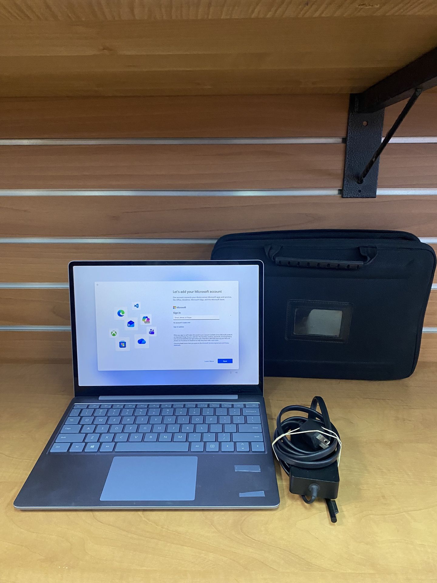 Microsoft Surface Laptop Go