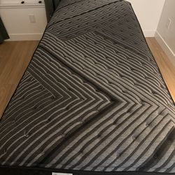 Twin XL Matress