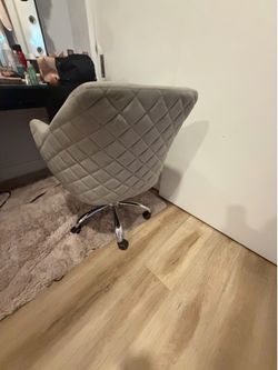Vanity chair